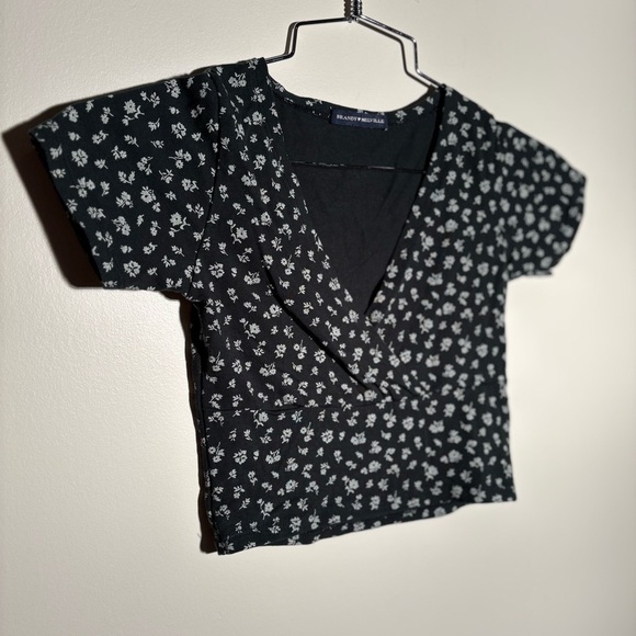 Brandy Melville Floral Cropped V-Neck Tee - Picture 1 of 4